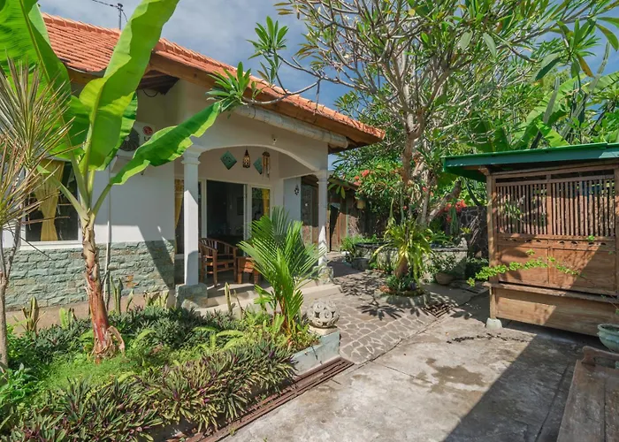 Rumah Kristal Near Vakantiehuis