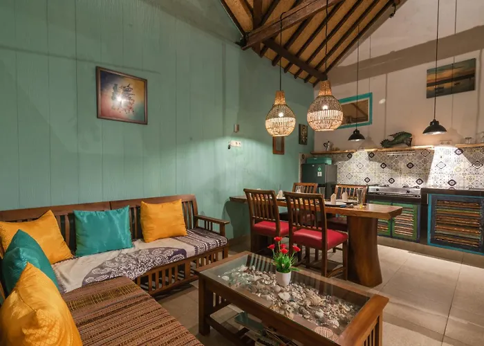 Rumah Kristal Near Lovina