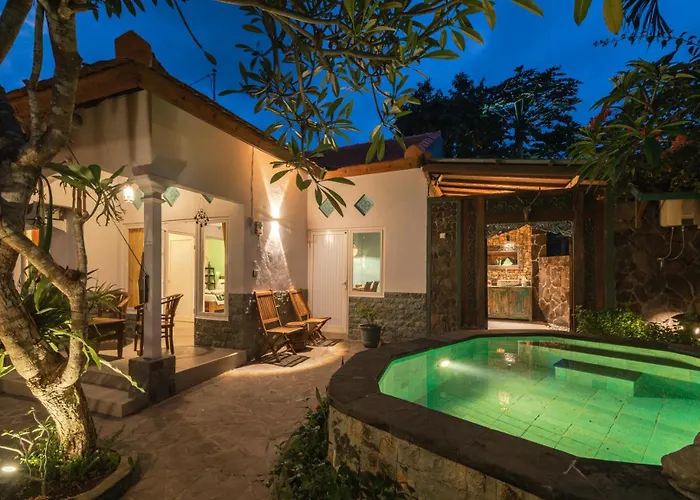 Rumah Kristal Near Vakantiehuis Lovina