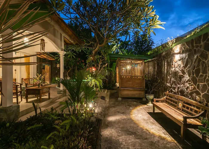 Rumah Kristal Near Lovina